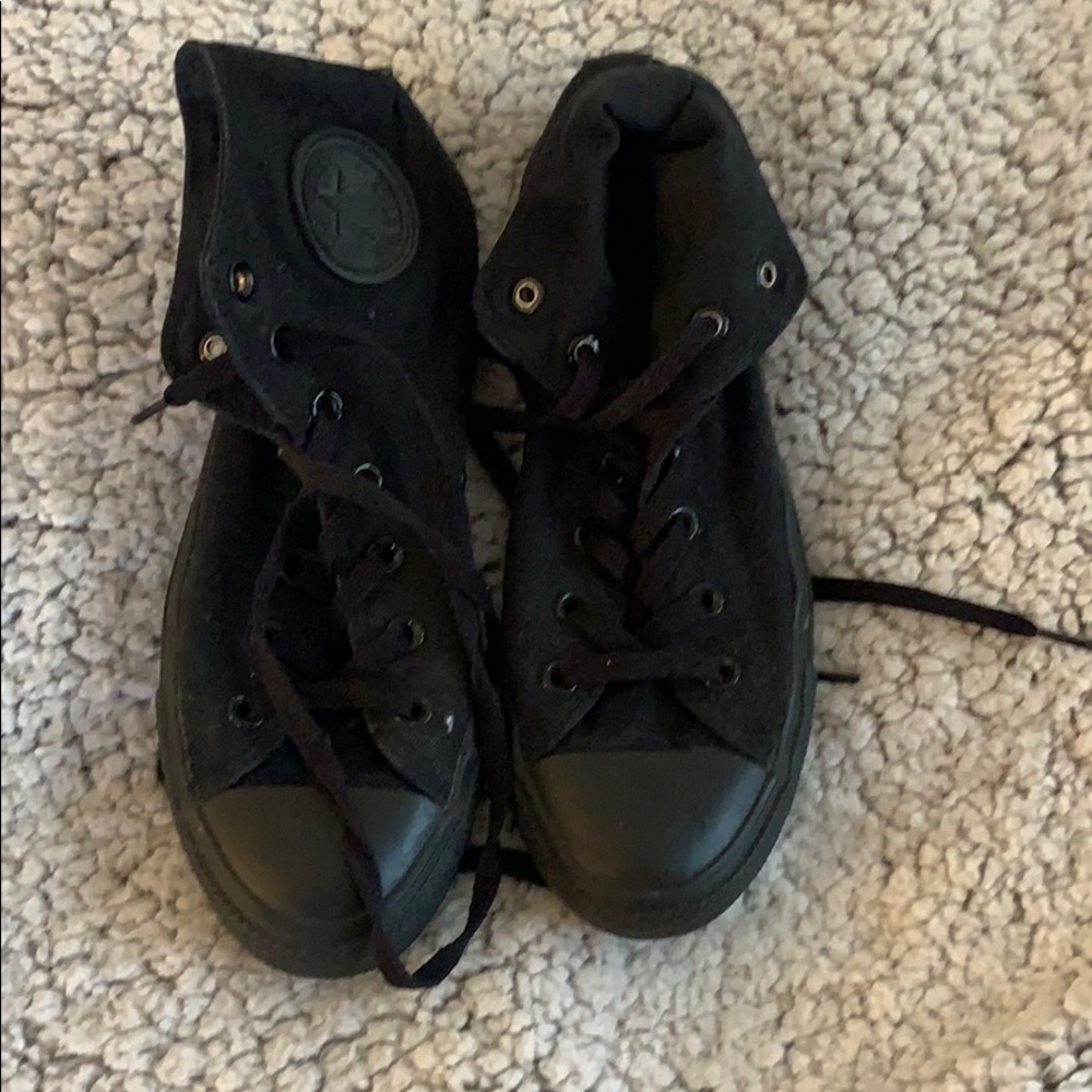 Monochrome black hightop